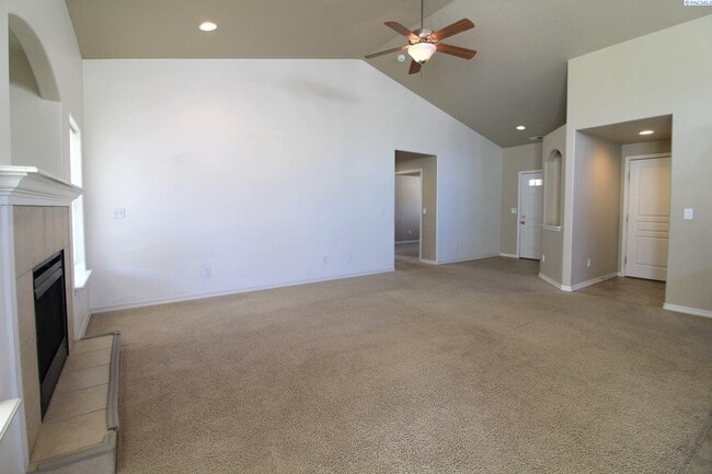 Photo - 3 bed, 2 bath + Office Rambler in West Ken...
