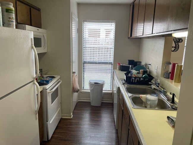 Photo - AVAILABLE FOR AUGUST MOVE IN!!!  Spacious ...
