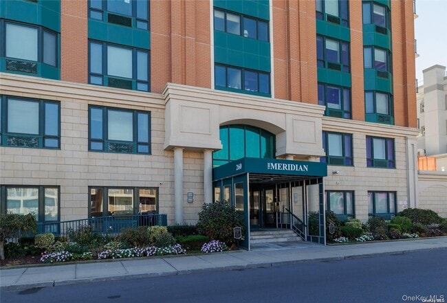 Photo - 260 W Broadway Unit 6B