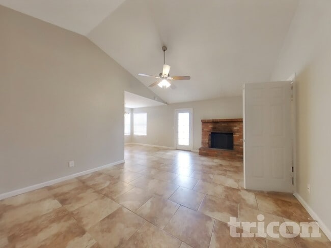 Photo - 6926 W Cameron Dr