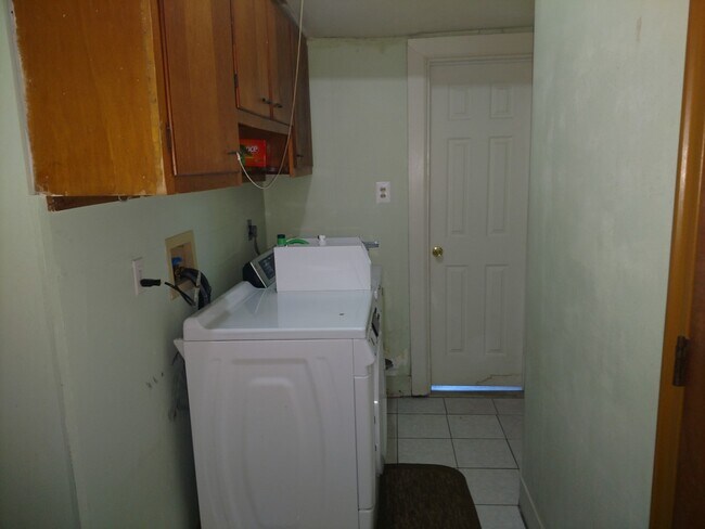 Laundry Room - 11 Dyckman Dr Apartments Unit #1
