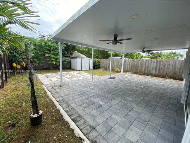 Photo - 273 SE 31st Ave