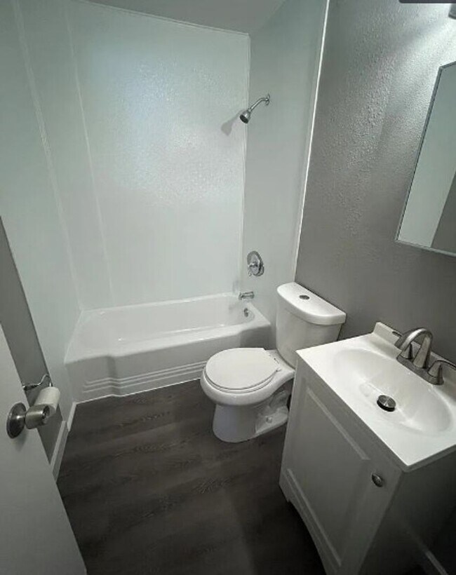 Photo - 6 St Columba Dr