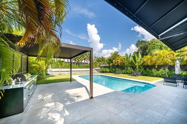 Photo - 7610 Bayside Ln