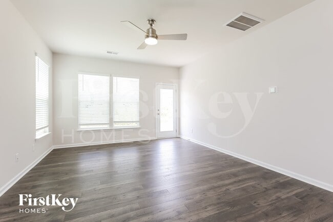 619 Goldburn Wy