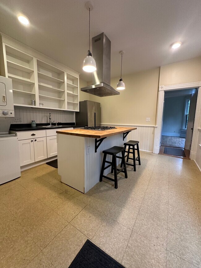 632 Bates Ave Unit 634