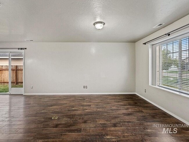 Photo - Immaculate/Charming Home in NW Meridian