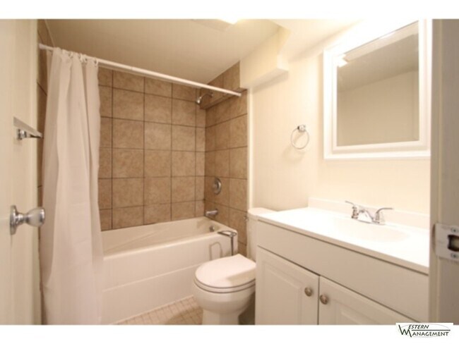 Photo - Pet Friendly Duplex!