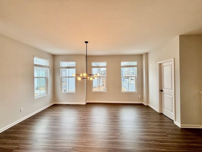 Photo - 1465 Creekside Cir NW