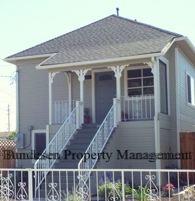 Building Photo - 334 Vallejo St Unit House