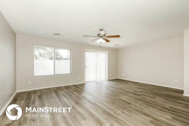 Photo - 2612 E Paradise Ln