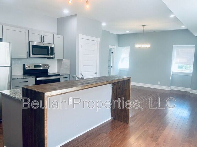 Photo - 2409 S 12th St Unidad 3F