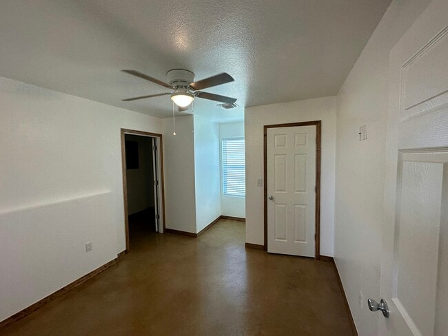 Photo - 10820 Chapman Dr