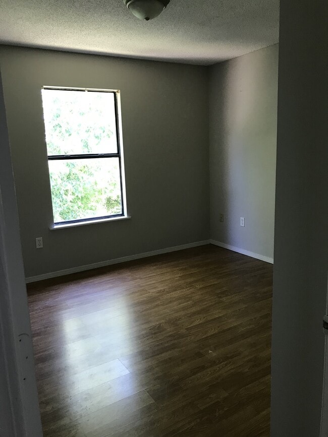 Photo - 938-940 N Oakland Avenue Unit 938