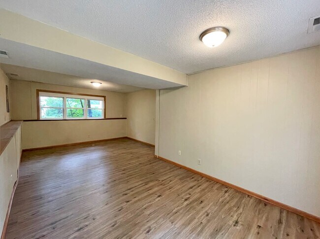 Photo - 7008 43rd St N