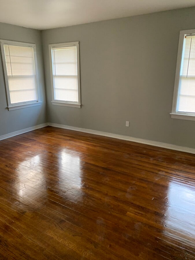 Photo - 776 Middle Rd