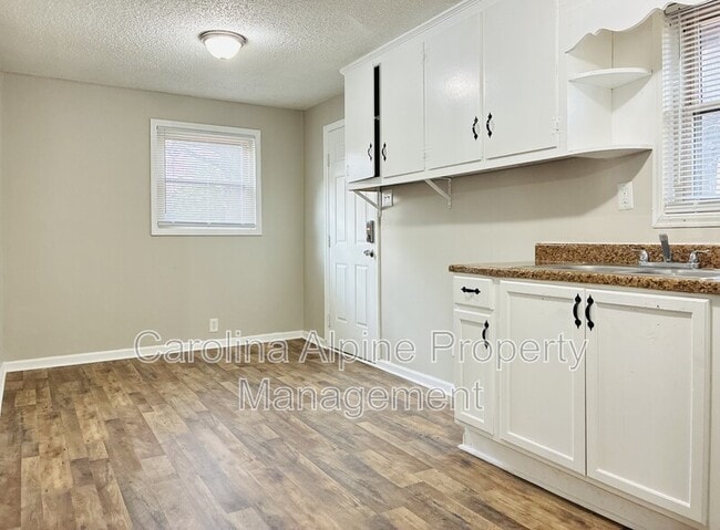 Photo - 131 Lindsey St