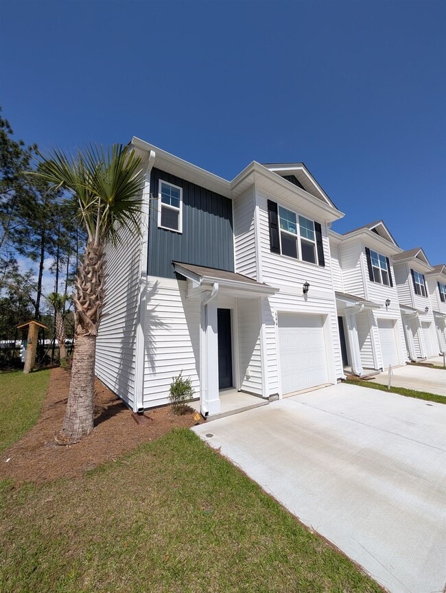 Building Photo - 644 Golden Resin Rd