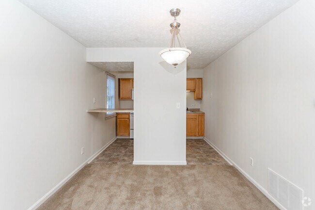 2BR, 1BA - 829 SF