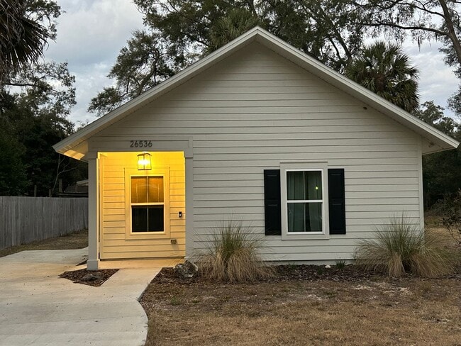 Building Photo - Beautiful Home in Newberry