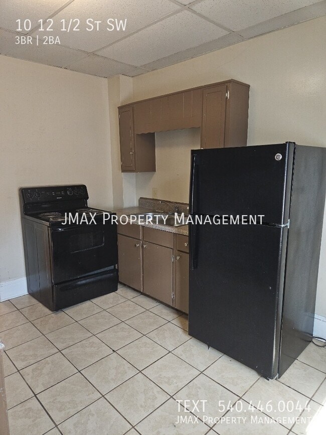 Photo - 10-12 1/2 12 1/2 St