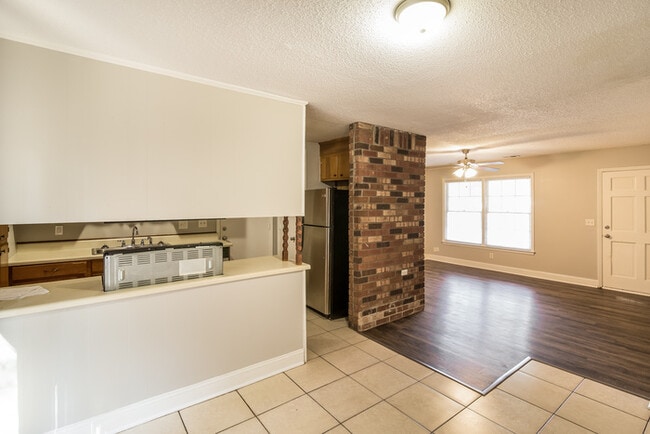 Photo - 210 Elliott Dr