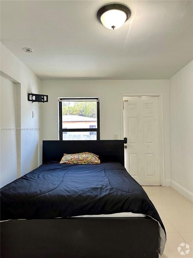 Building Photo - 2467 NW 95th Terrace Unit 2467 Rental