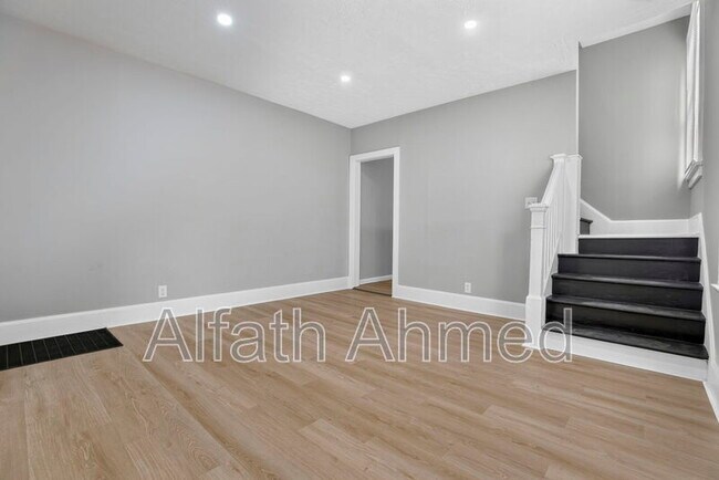 Photo - 1770 Kent St