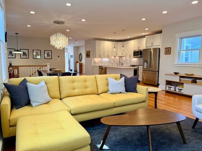 Building Photo - 13 Cottage Ave Unit 1