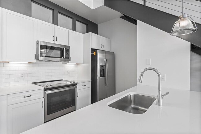 Photo - 230 18th St NW Unidad 11402