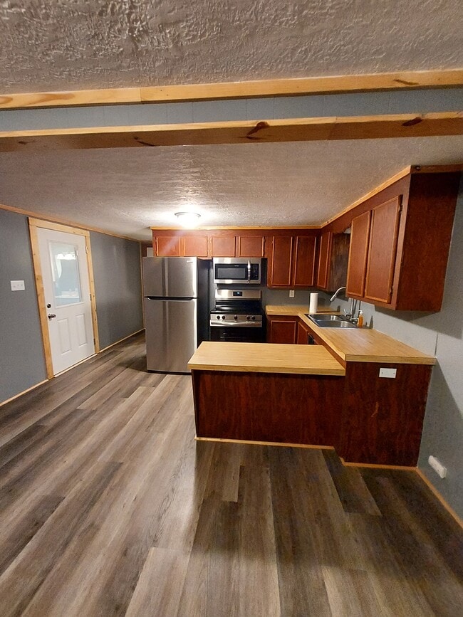 Photo - 604 Mayflower Ln