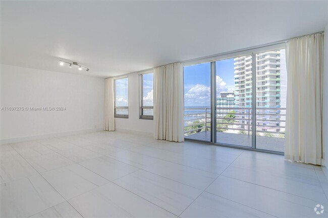 Building Photo - 1541 Brickell Ave Rental