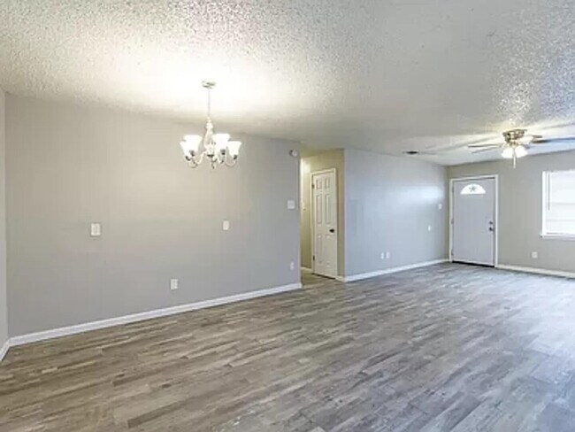 Photo - 4634 Fordham St