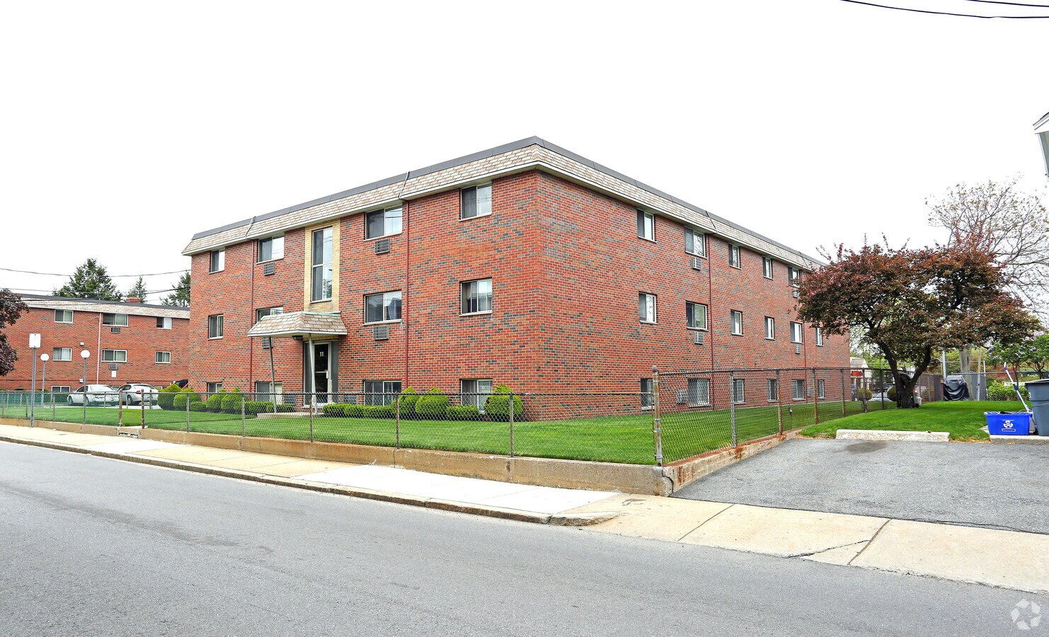 9-11 Pond St - 9-11 Pond St