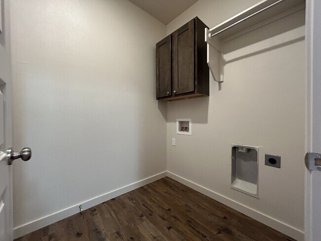 Photo - MOVE IN SPECIAL - Beautiful 3/2 Located Directly East Of Cooper East Elementary