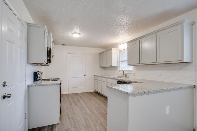 3/2/2 in Established Neighborhood