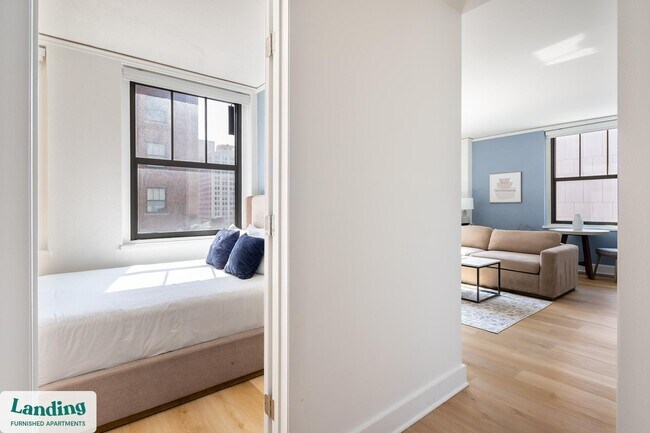 Photo - 933 McGee St Unit 2-421