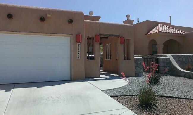 Townhouse in the Pines Available Now! - Townhouse in the Pines Available Now!