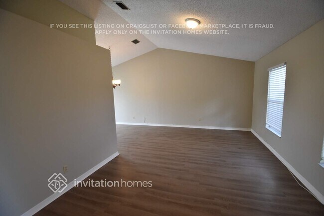 Photo - 7115 Queen Palm Cir