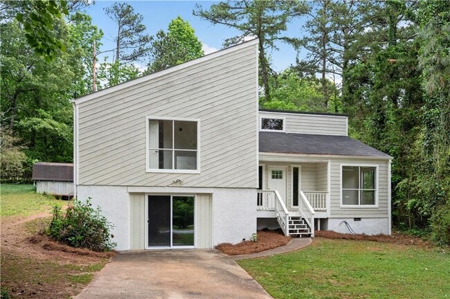 Building Photo - 6118 Plumcrest Rd
