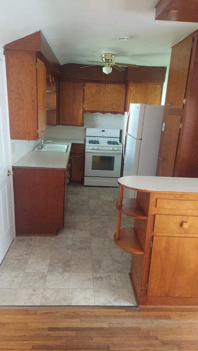 Photo - 1417 1/2 S 12th St Unit Cottage House