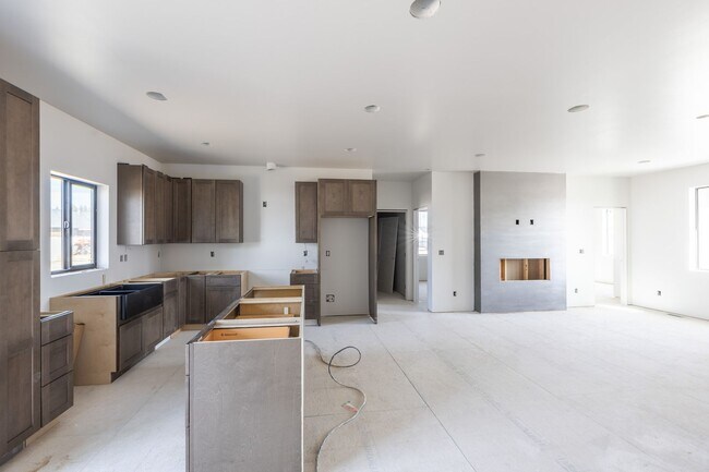 Photo - BRAND NEW 4 Bed/2 Full Bath Twin Home Main Unit in Sugar City! ALL UTLITIES ARE INCLUDED IN PRICE!!!