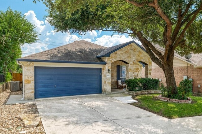 Photo - 1819 Melissa Oaks Ln