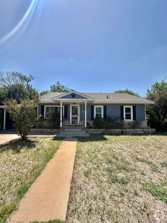 Building Photo - COMING SEPTEMBER 2025 - 2 Bedroom 2 Bathro... Rental