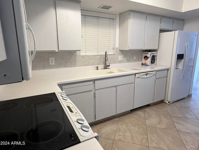 Photo - 26014 S Howard Dr