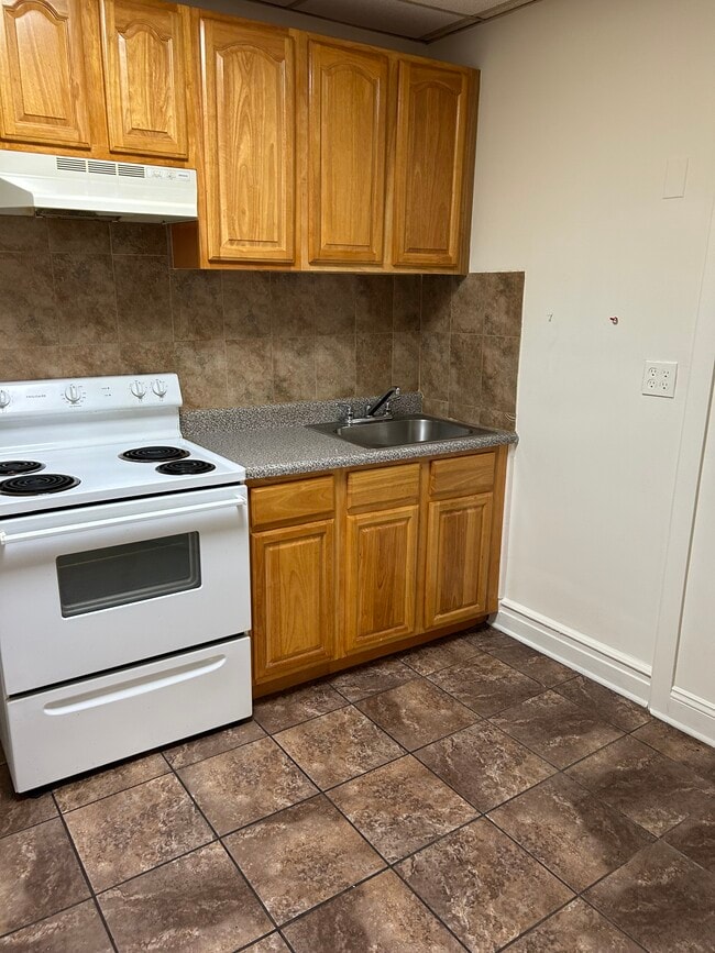 Kitchen - 940 Broad St Unit Studio