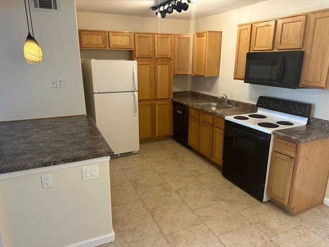 Clean 3 bedroom, 2 bathroom condo in Westm... - Clean 3 bedroom, 2 bathroom condo in Westm... Unidad 103