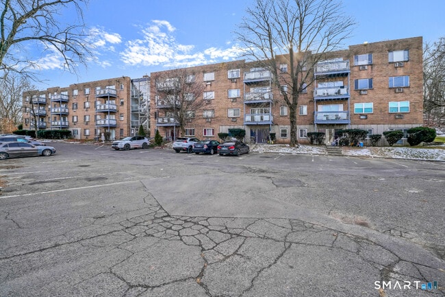 Photo - 279 Oakville Ave Unidad B12