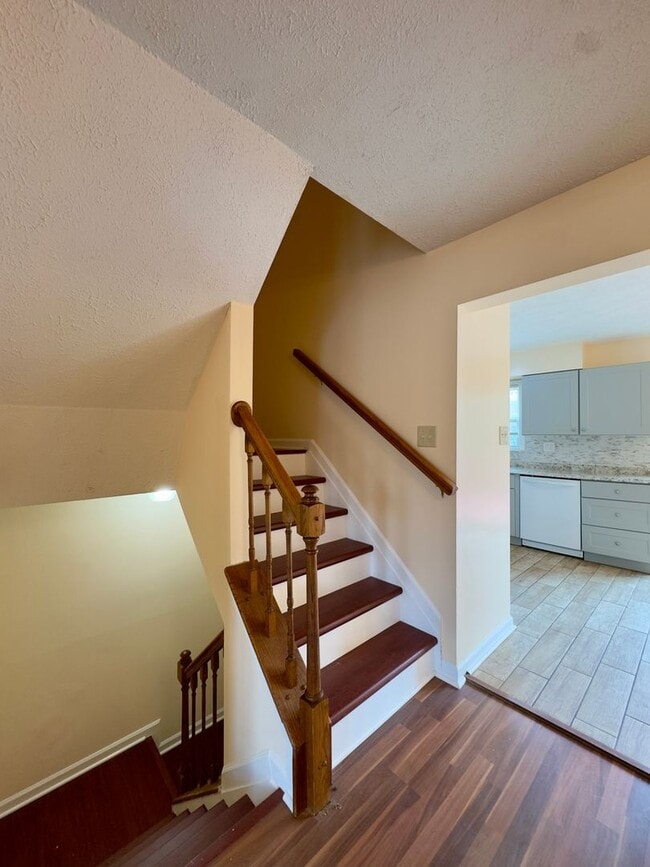 Photo - 1711 Winding Brook Way
