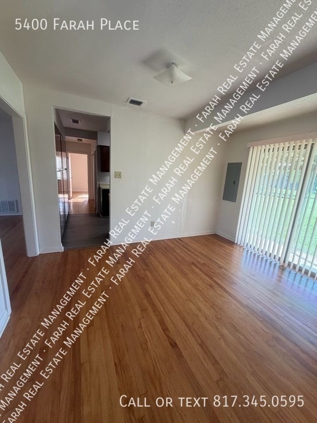Photo - 5400 Farah Pl